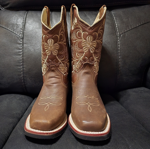 None Shoes - NWOT Brown Western Boots